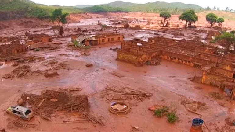 Breaking of the Samarco dam in Mariana-MG